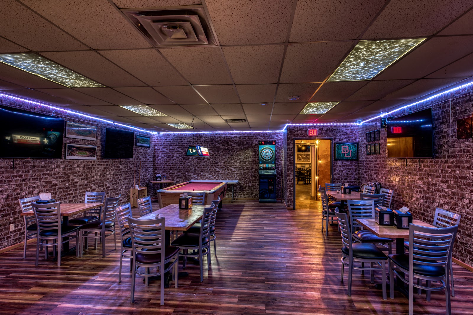 Old 181 Bar and Grill pool table and seating area